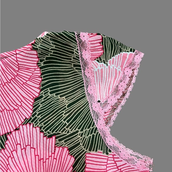 ⭐️🌟A Line Blouse sz 4​🌟 - Picture 5 of 6